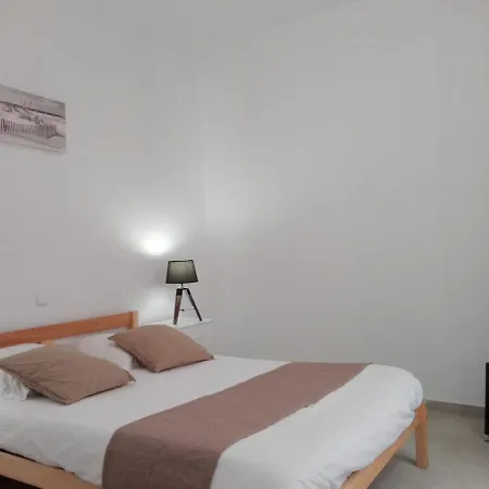 Triangle D'or Saint-raphael, 50 Metres Des Plages, Neuf Appartement *