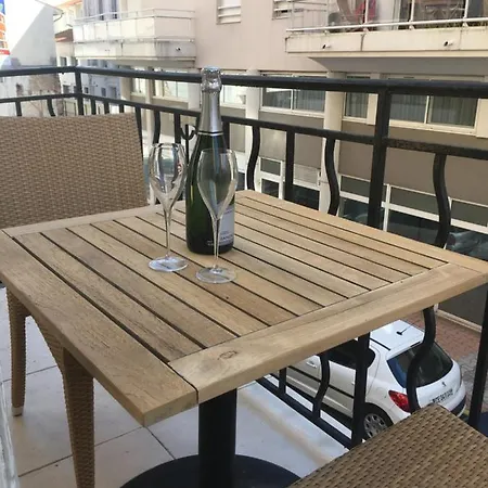 Appartement Triangle D'or Saint-raphael, 50 Metres Des Plages, Neuf