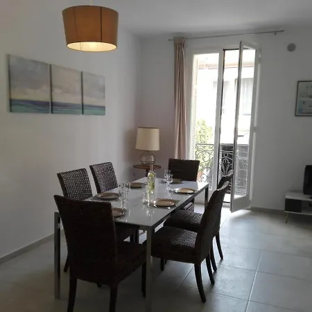 Triangle D'or Saint-raphael, 50 Metres Des Plages, Neuf Appartement